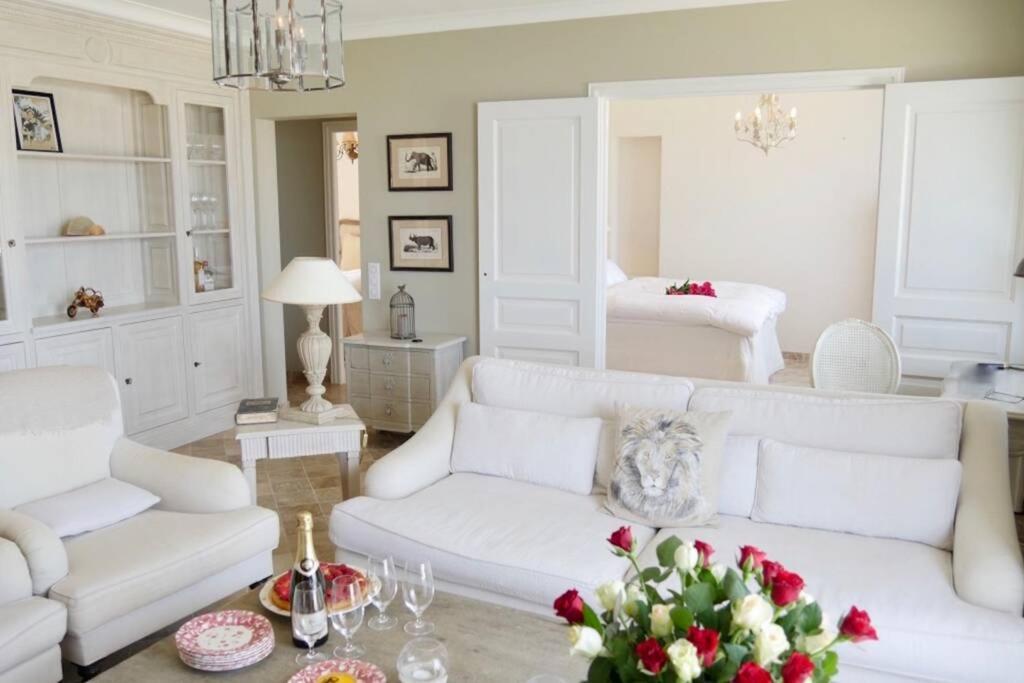Bord De Mer - Ac, Wifi, Chic, Sea View, Beach 2 Minutes Walk Antibes Bagian luar foto