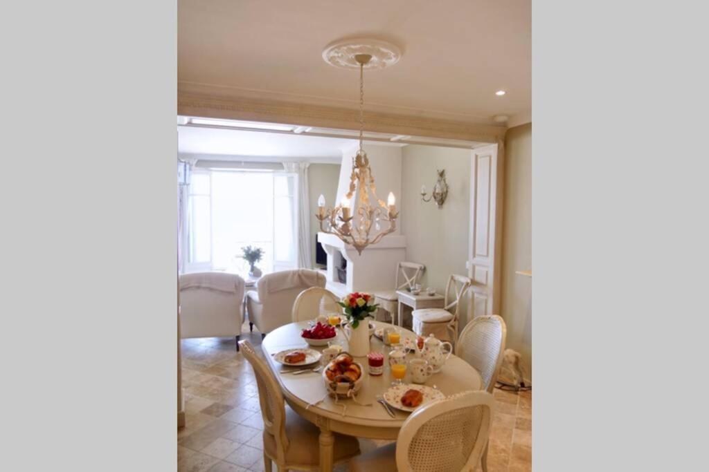 Bord De Mer - Ac, Wifi, Chic, Sea View, Beach 2 Minutes Walk Antibes Bagian luar foto