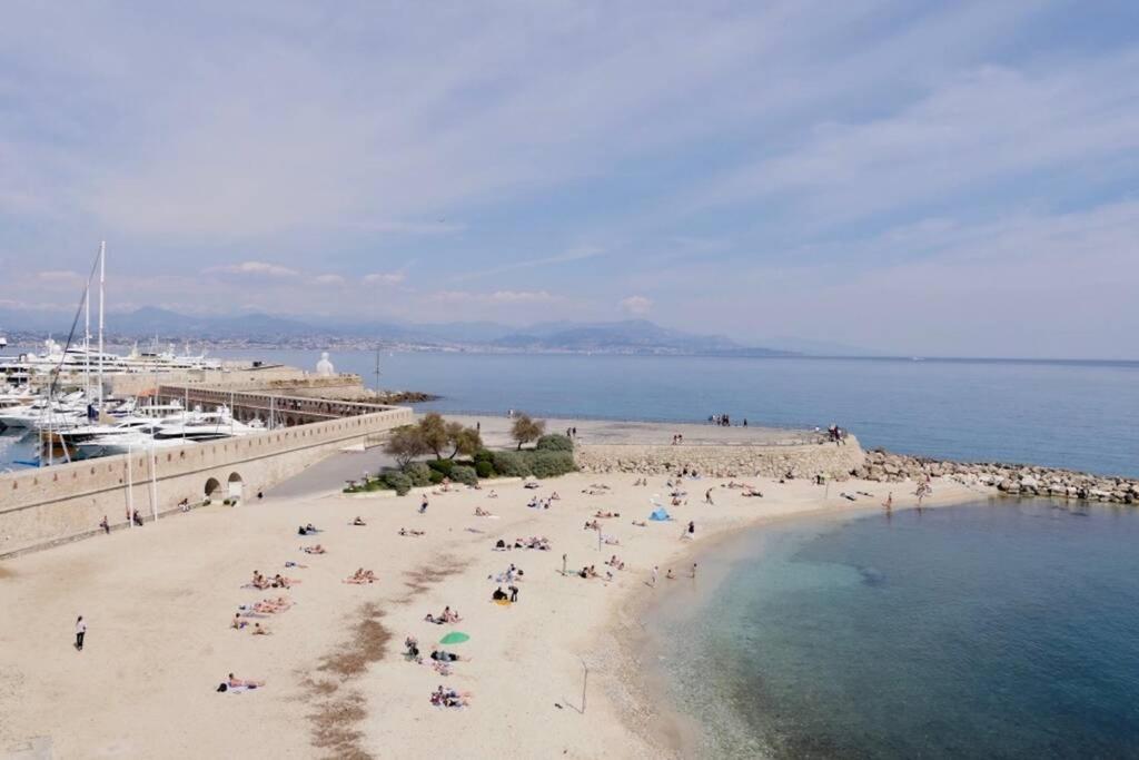 Bord De Mer - Ac, Wifi, Chic, Sea View, Beach 2 Minutes Walk Antibes Bagian luar foto